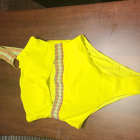 Neon lime green one shoulder ring cut out contrast panel one piece swimsuit. - Picture 5 of 6